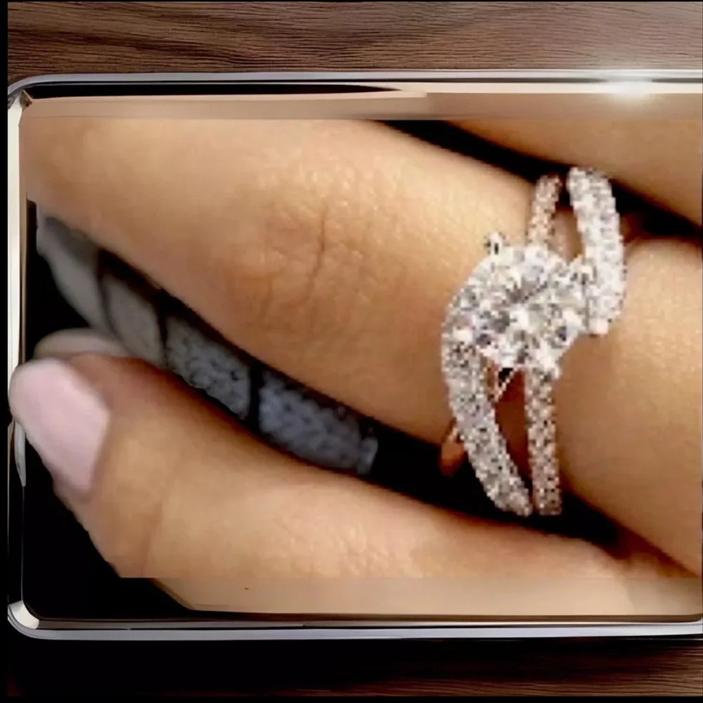 14 Kt Rose Gold & Sterling Silver Main 💎 Moissanite W/Moissanites Lining Ring